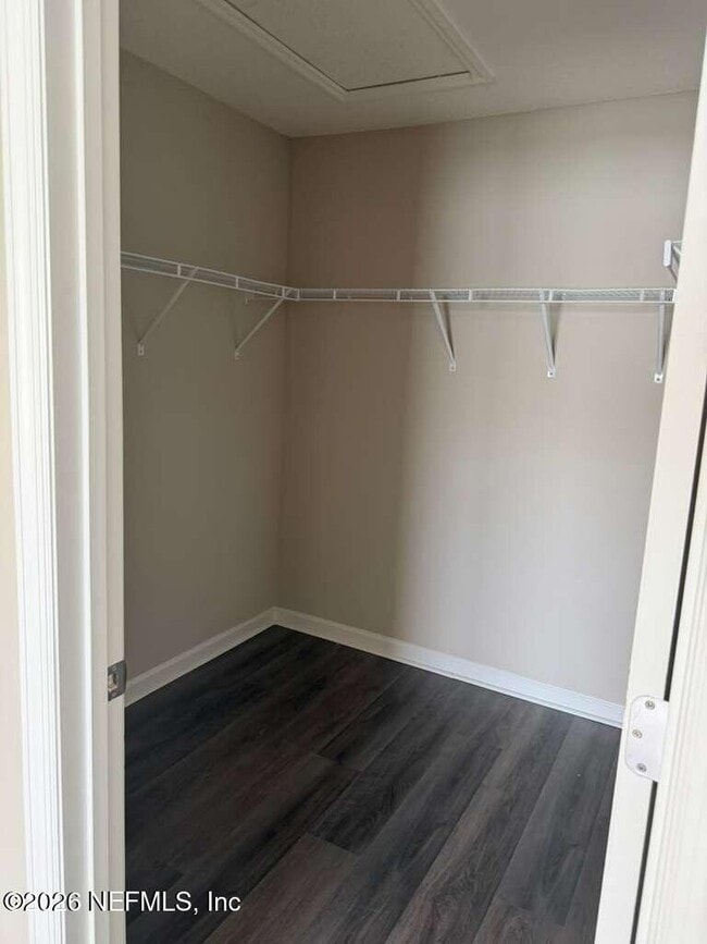 Building Photo - 12846 Josslyn Ln