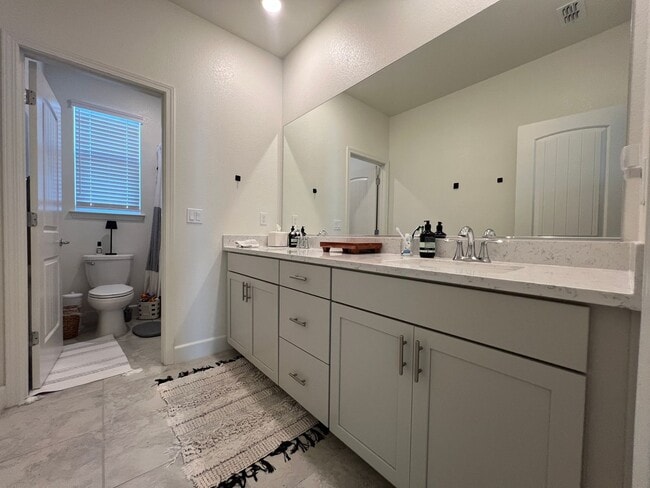 Building Photo - Beautiful Rockcress Home Near Dining, Shopping, And More!