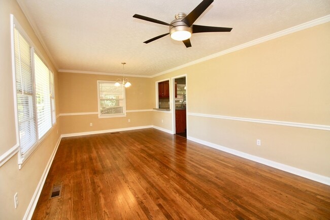 Building Photo - FOR RENT in  North Columbus! Available NOW!