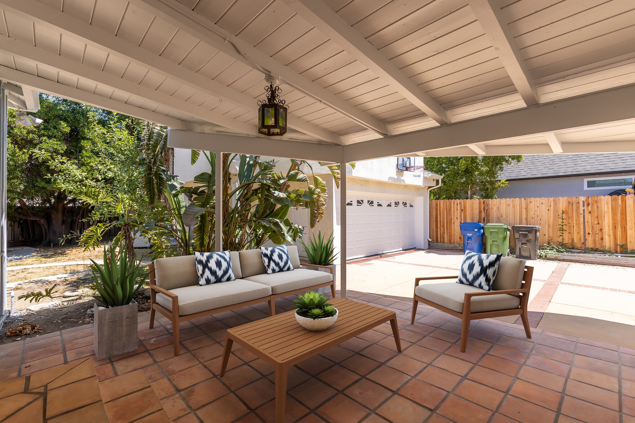 Outdoor Patio - 4912 Strohm Ave