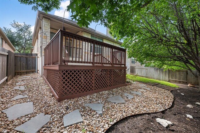 Building Photo - 514 Walsh Hill Trail