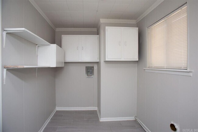 Building Photo - 5800 Hopson Dr