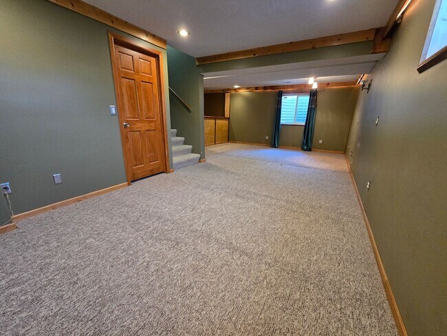 Building Photo - Beautiful 4 bedroom home in Normal!