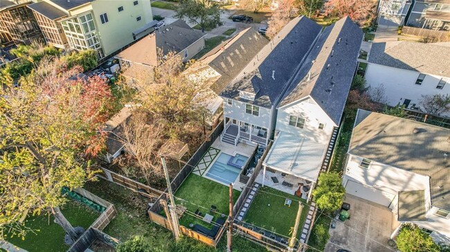 Building Photo - 508 W 26th St
