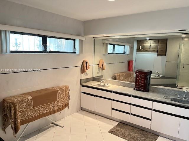 Building Photo - 204 191st St