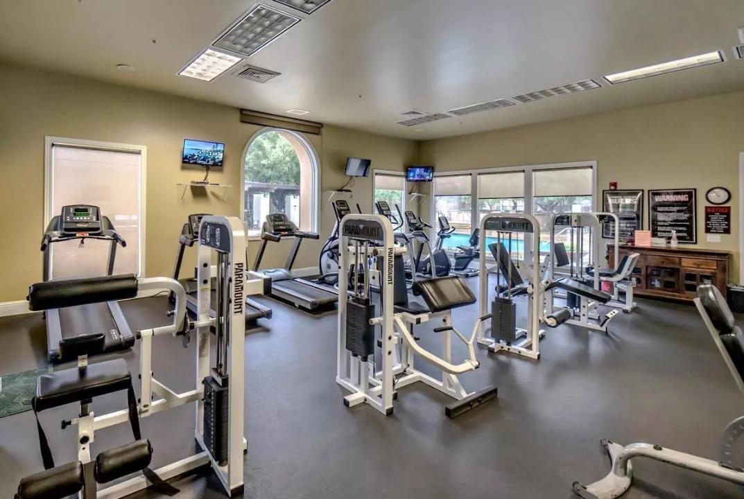 Building Photo - 4800 Westlake Pky