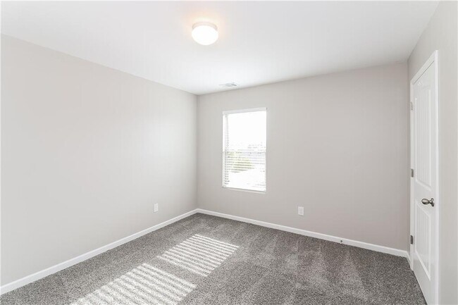 Building Photo - 315 Heritage Club Cir