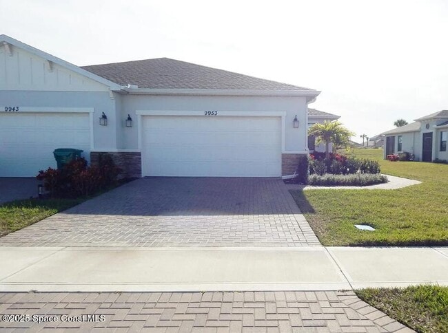 Building Photo - 9953 Alister Dr