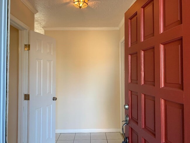 Building Photo - 13819 Piping Rock Ln