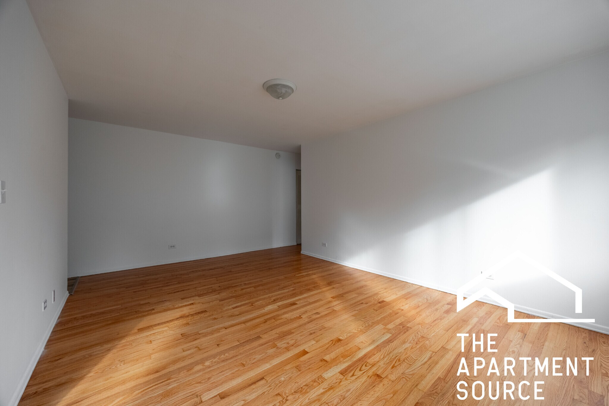 Building Photo - 6250 N Kenmore Ave