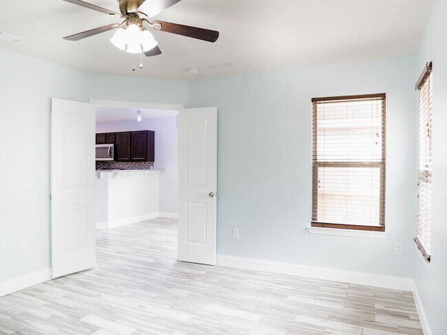 Building Photo - 8261 Sierra St