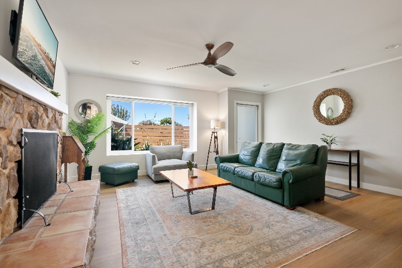 Building Photo - 1123 Balour Dr