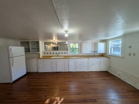 Building Photo - 531 C St