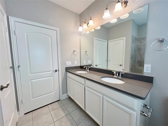 Building Photo - 3620 Venetian Ct