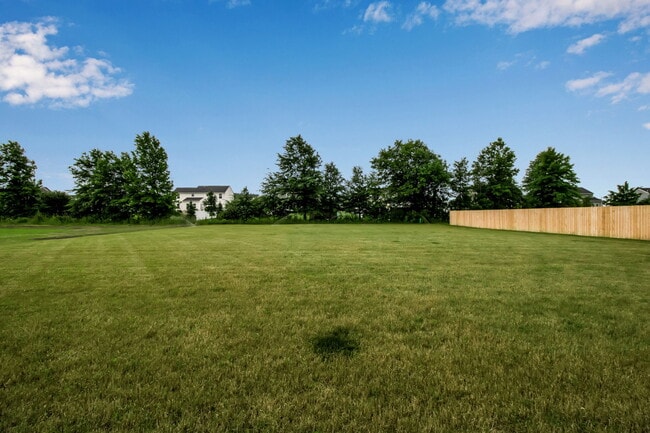 Building Photo - 4966 Brauer Dr