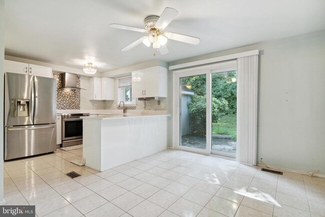 Building Photo - 7866 Archbold Terrace