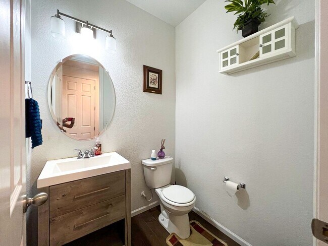 Building Photo - Stonegate 4bd 3ba 2,265sq.ft. - built in 2019 - FOR RENT!