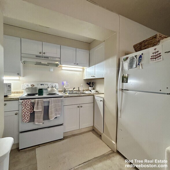 Building Photo - 50 Parkman St