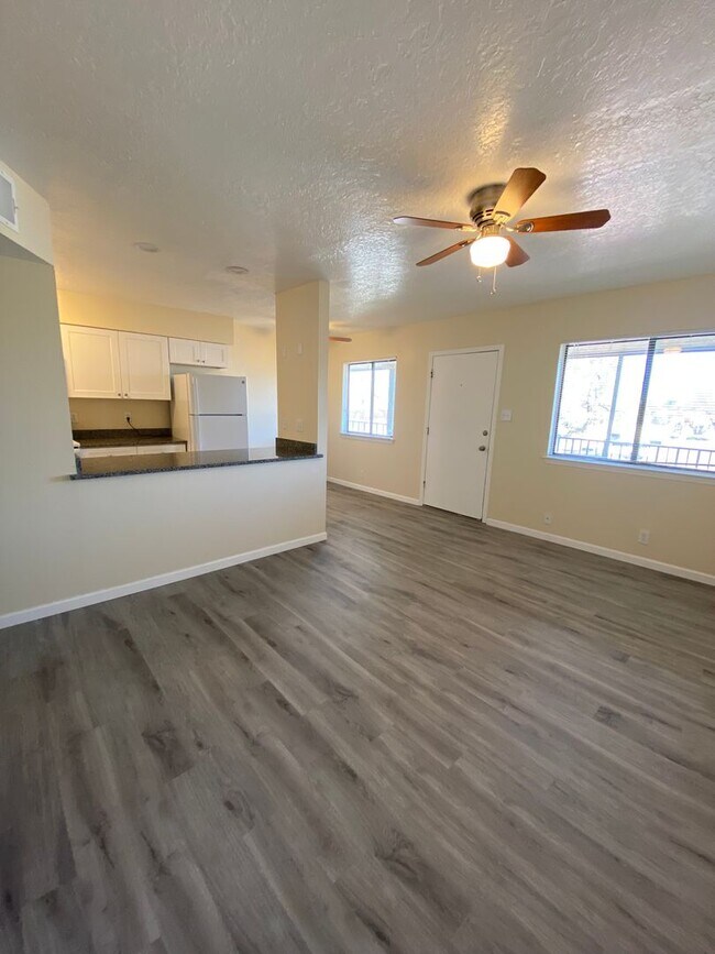 Interior Photo - CRESTWOOD APARTMENTS