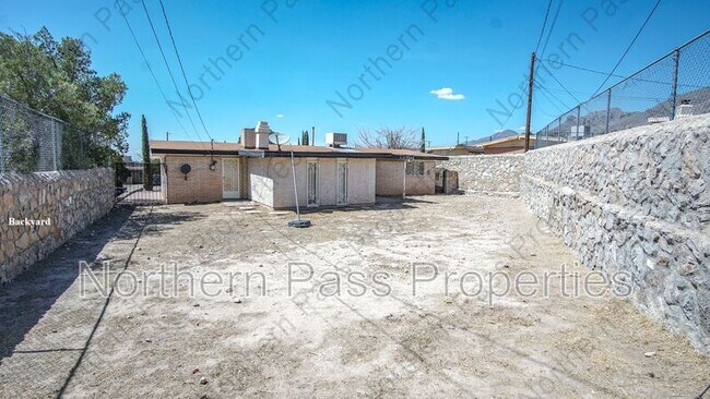 Building Photo - 244 Mardi Gras Dr