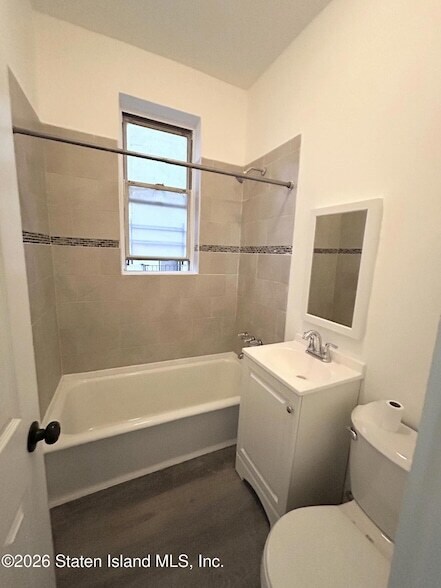 Building Photo - 37 Avon Pl