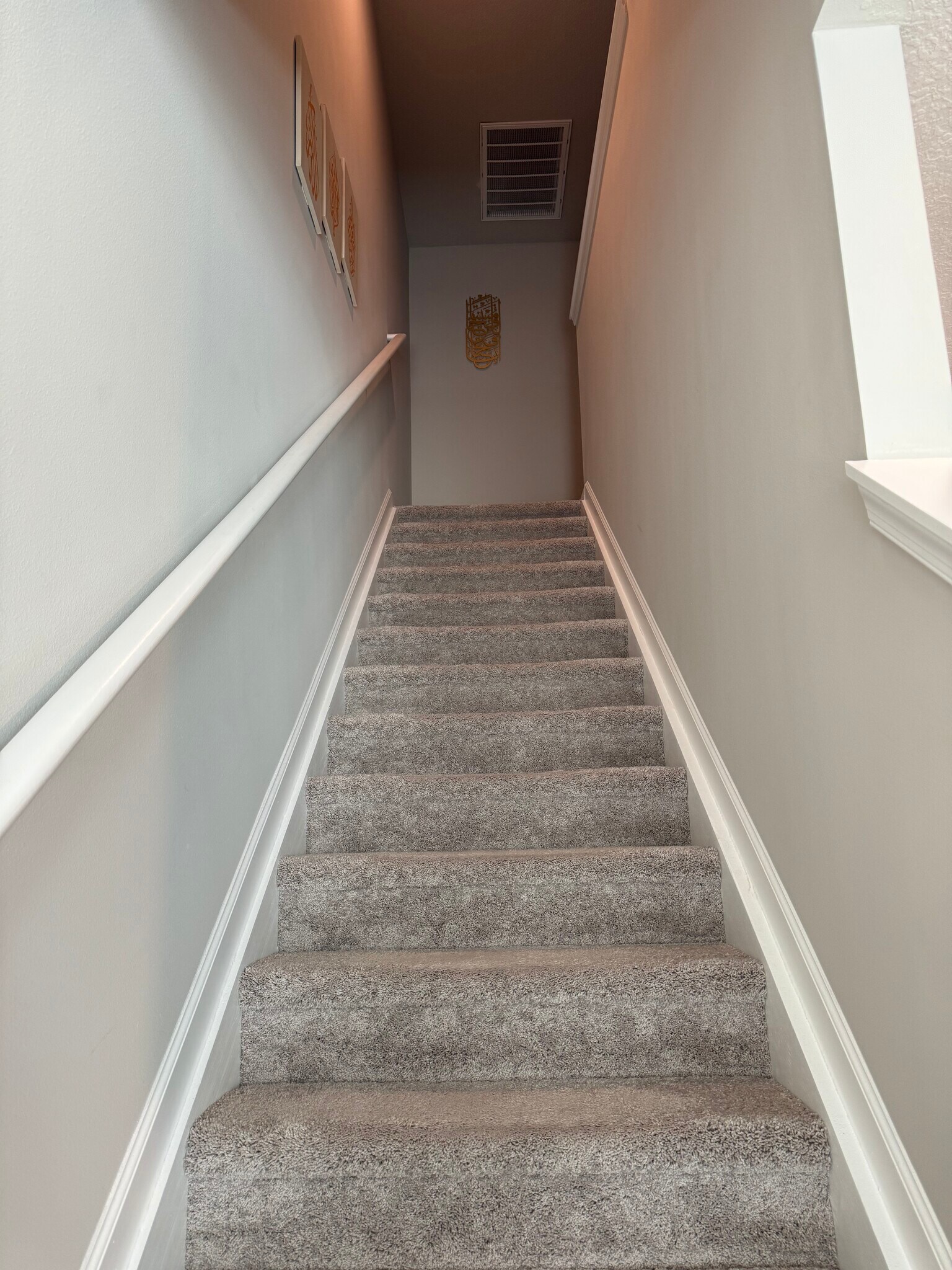 Building Photo - 5649 Mentmore Dr