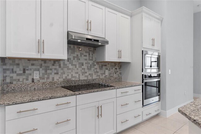 Building Photo - 2320 Symphony Cir