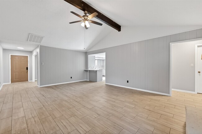 Building Photo - 14035 Utopia Dr