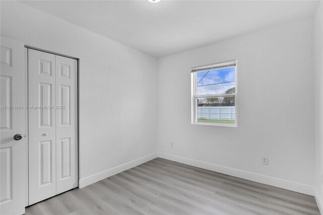 Building Photo - 8330 NW 35th Pl