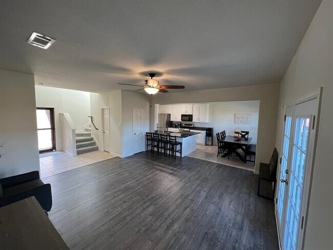 Building Photo - 1417 Cottonwood Trail