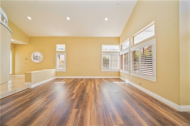 Building Photo - 9531 Montanza Way