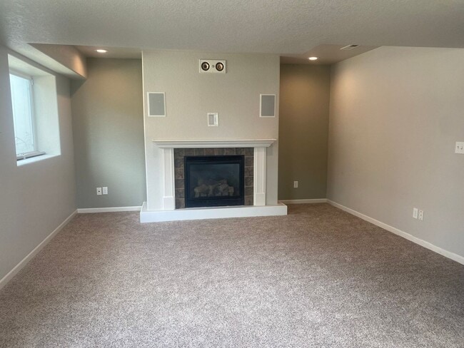 Building Photo - 4 BED | 3 BATH | 3 CAR GARAGE | SUMMERSET