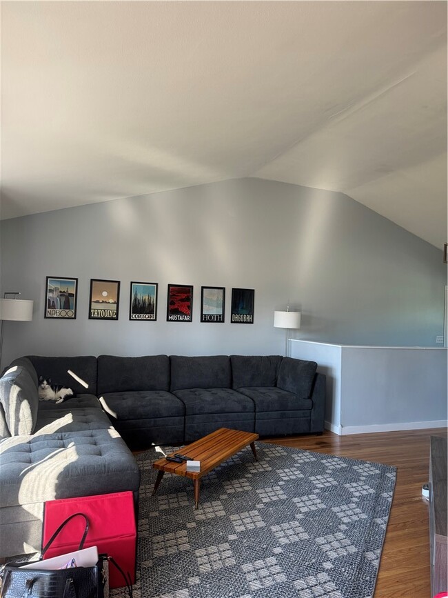 Building Photo - 548 Pinnacle Rd