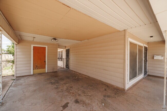 Building Photo - For Lease