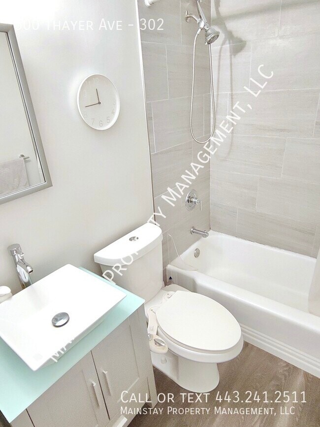 Building Photo - 500 Thayer Ave