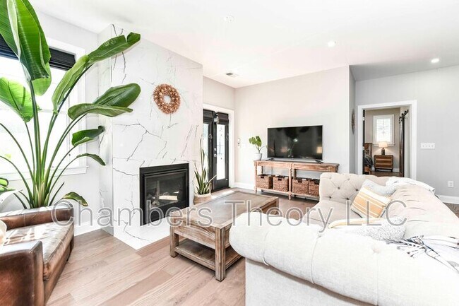 Building Photo - 3601 Keota St