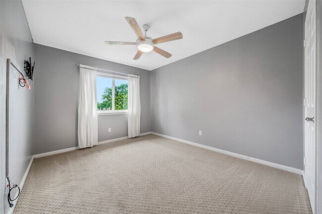 Building Photo - 16731 Creek Trail