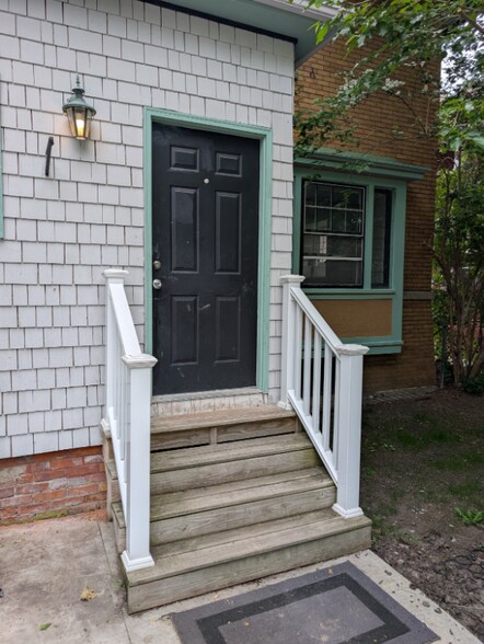 Building Photo - 69 Parkside Ave