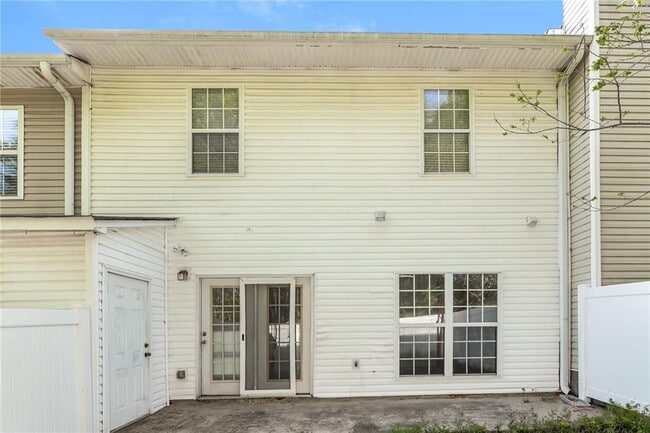 Building Photo - 6076 Camden Forrest Dr