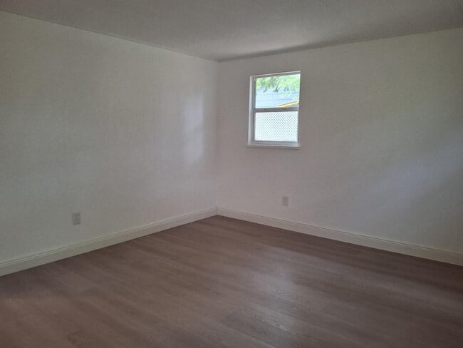 Building Photo - 103 Catalina Cir