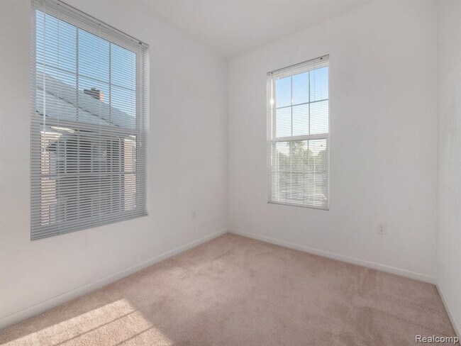 Building Photo - 964 W Summerfield Gln Cir