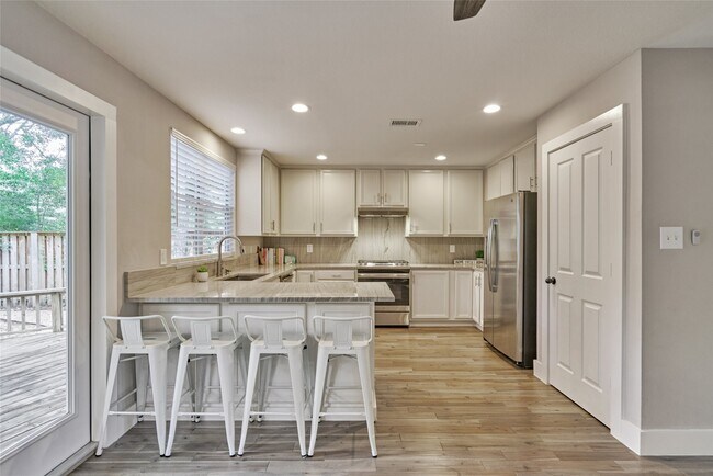 Building Photo - 38 E Gaslight Pl