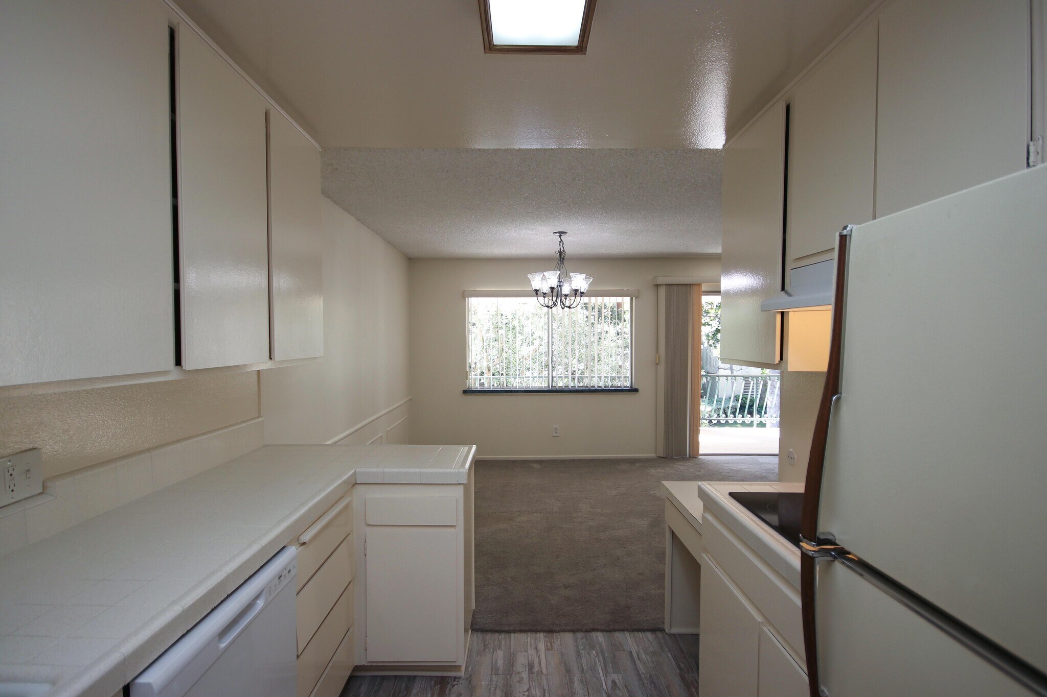 Building Photo - 420 S Madison Ave