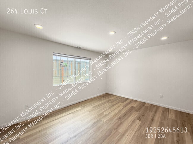 Building Photo - 264 Louis Ct