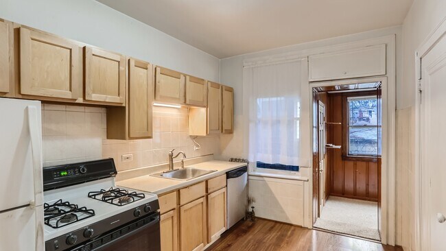 Building Photo - 3527 N Lowell Ave