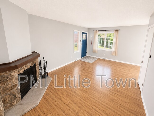 Building Photo - 7482 W Roxbury Pl