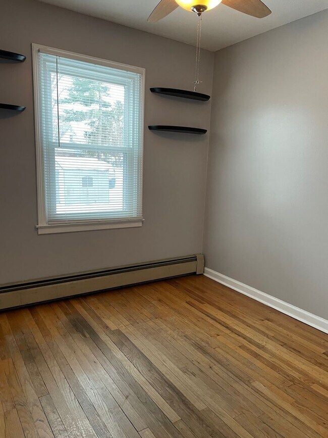 Building Photo - 3 Bed, 1 Bath- Ranch, Liverpool-Galeville