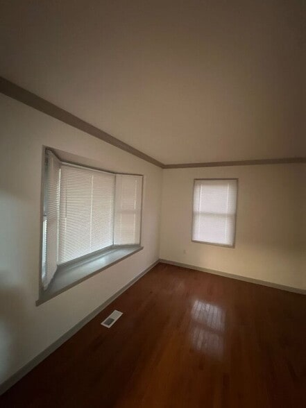 Building Photo - 3512 Maple St