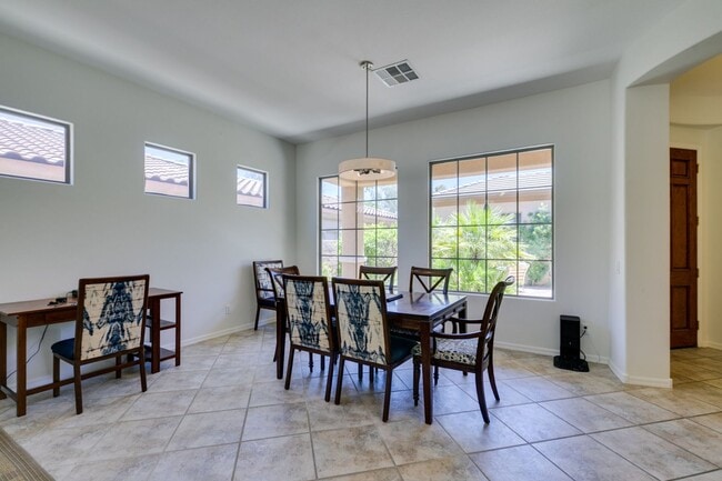 Building Photo - Elegant 3Bedroom/2.5Bath Furnished Home with Casita in Anthem Country Club