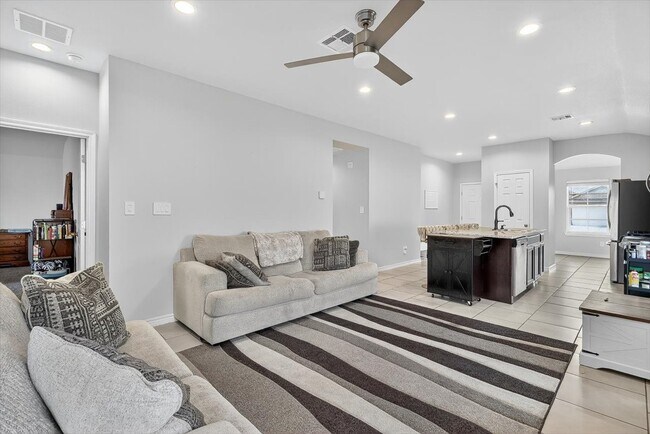 Building Photo - 1818 Secretariat Dr